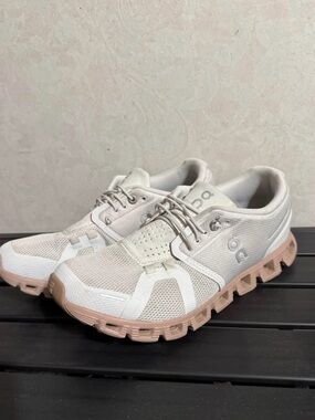 On Running Women's Cloud 5 Sneakers in Sand Rosebrown